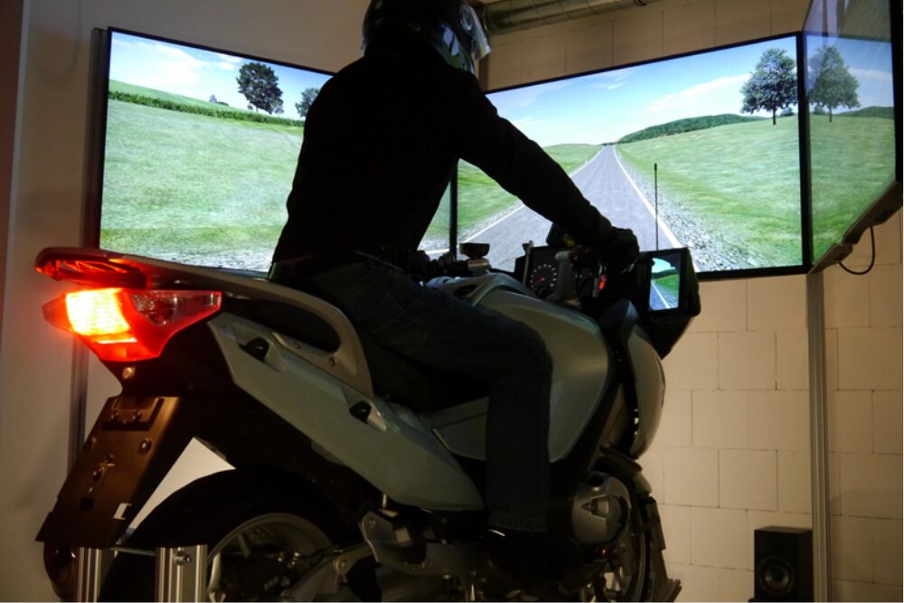 摩托车驾驶模拟器SIMLAB-M - 图片 3